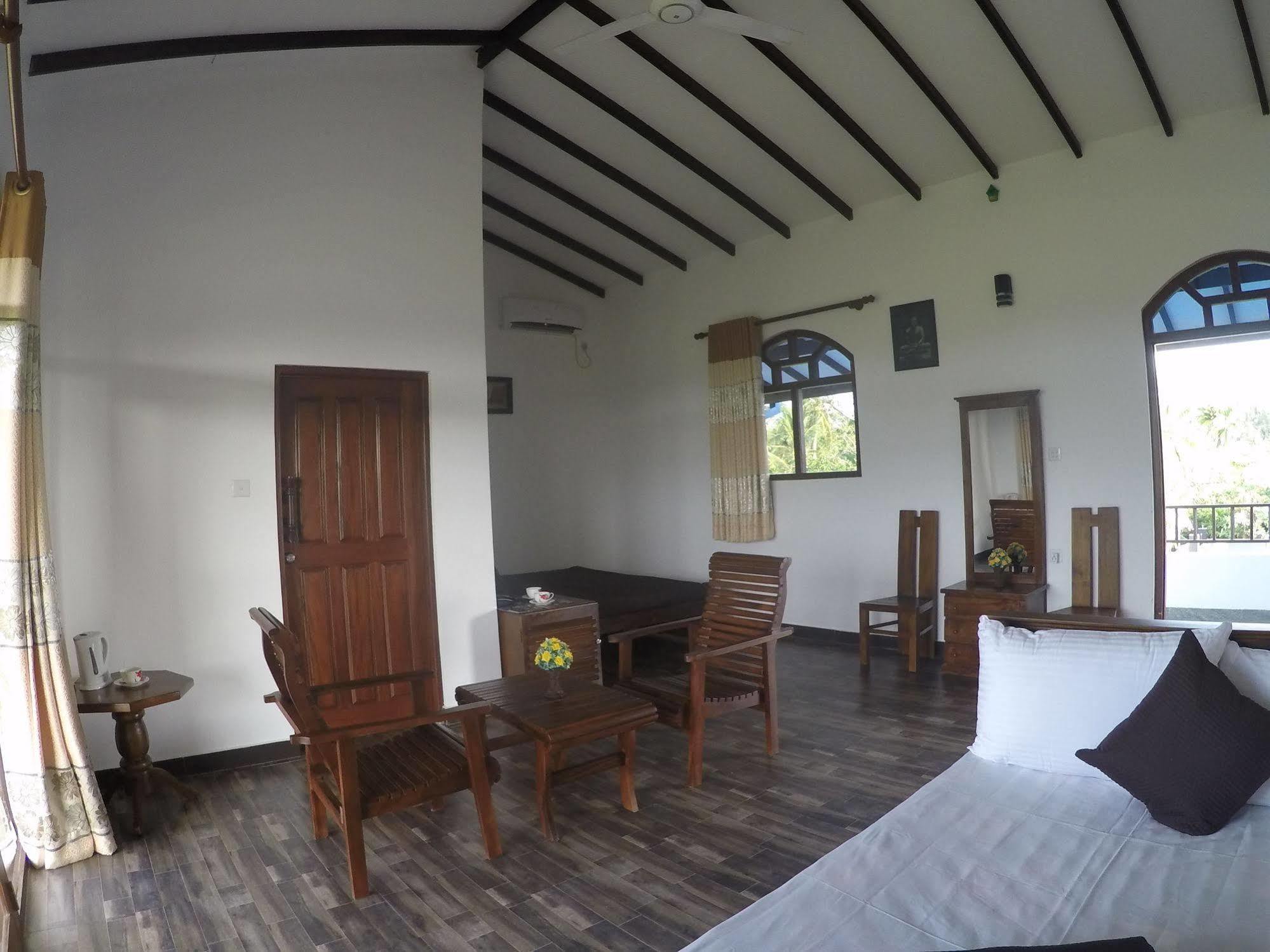 Dhammika Magic Palace Wadduwa Exterior photo